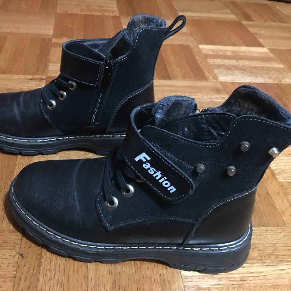 Girl's booties